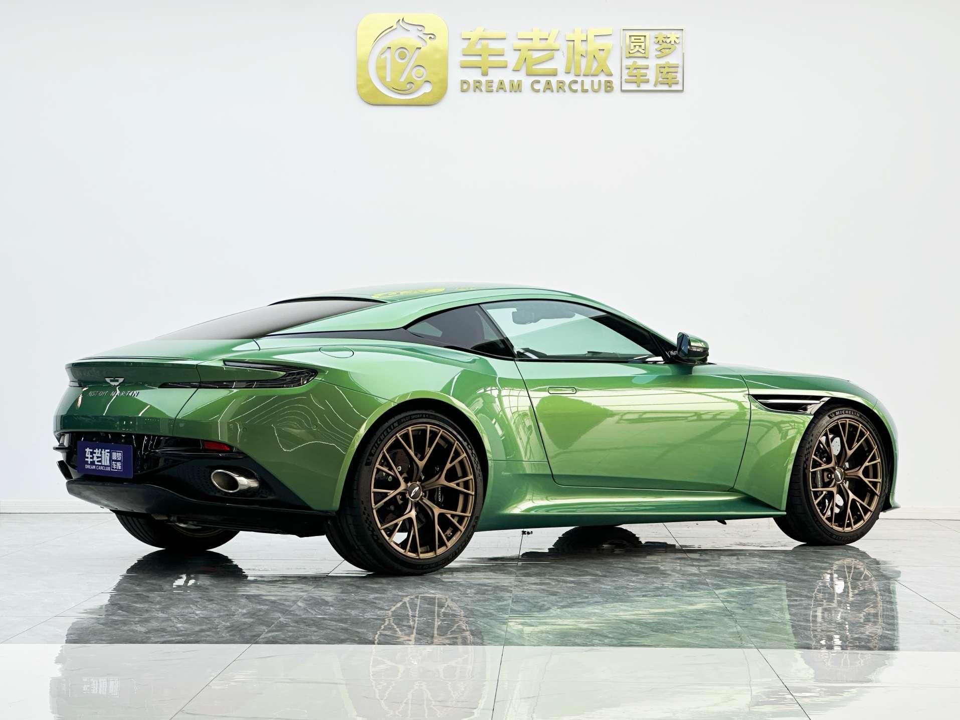 Aston Martin DB12 2024 thumb 4