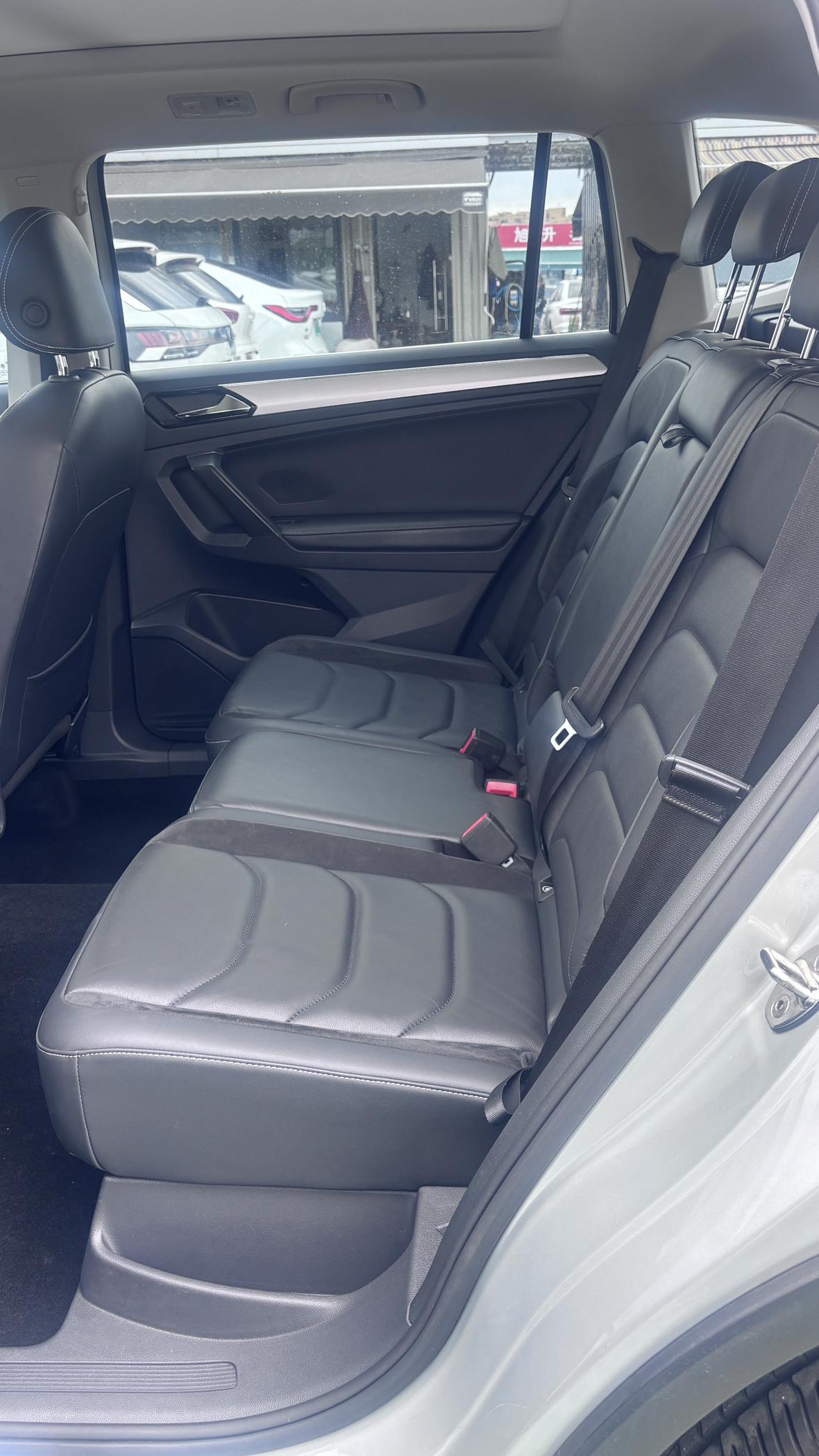 Volkswagen Tiguan 2017 thumb 8