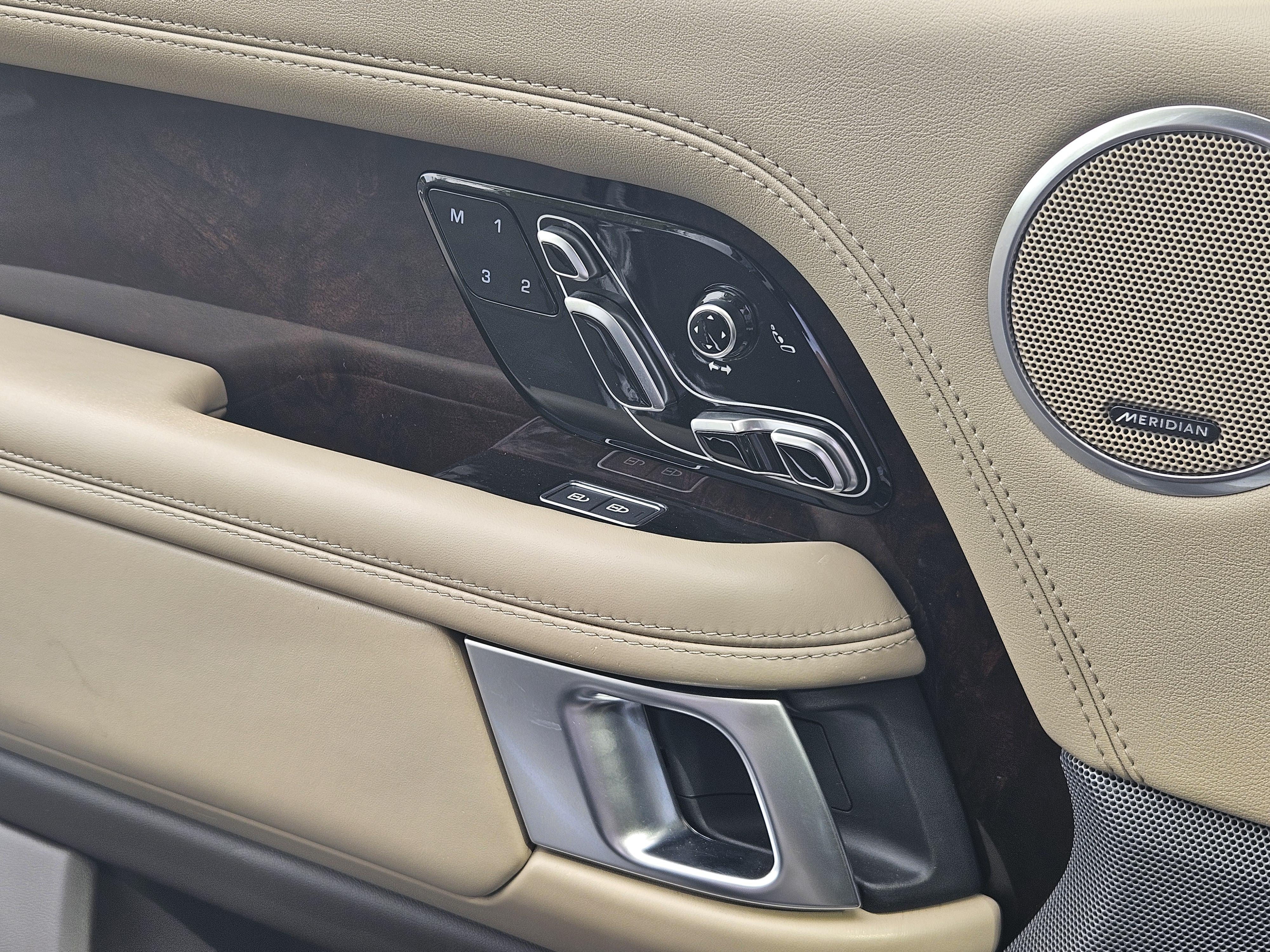 Land Rover Range Rover 2021 thumb 11