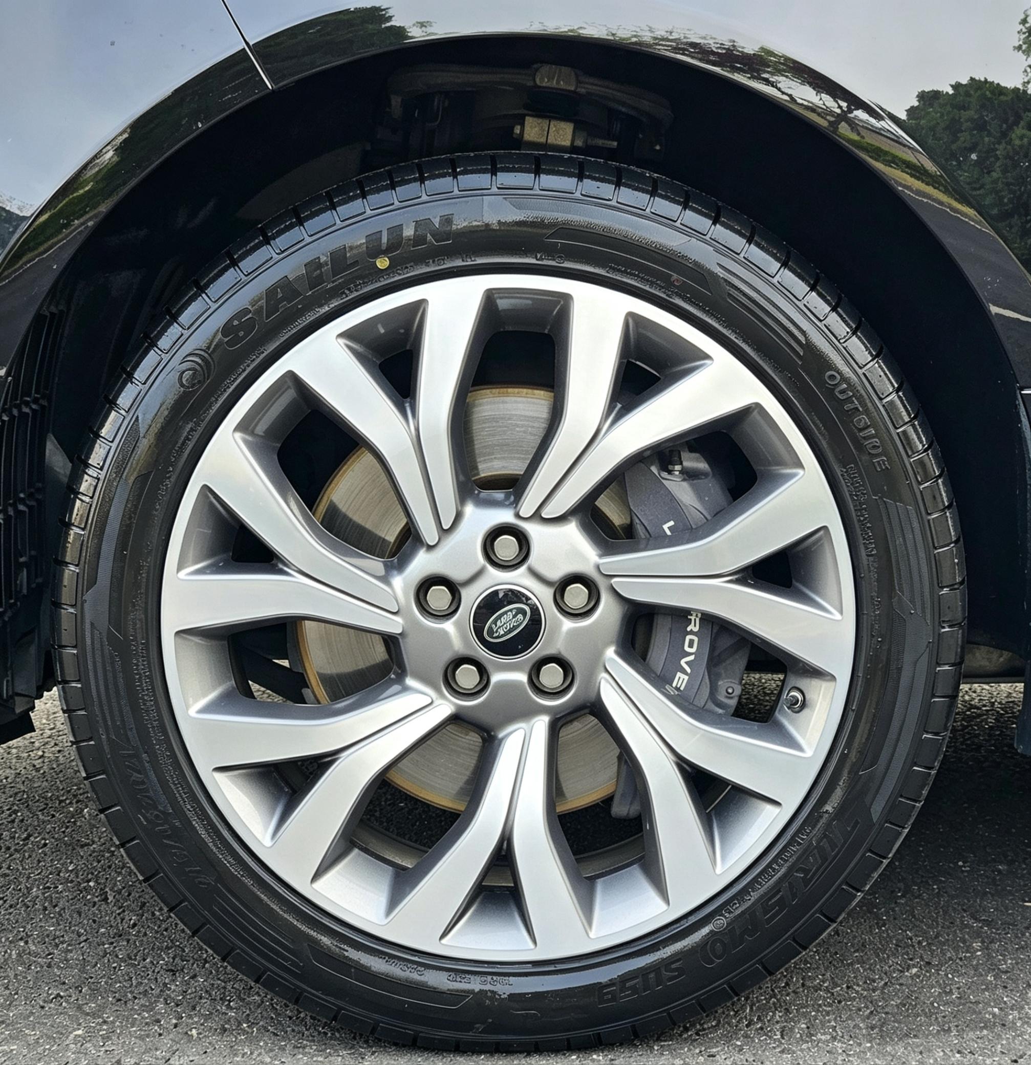 Land Rover Range Rover 2021 thumb 12