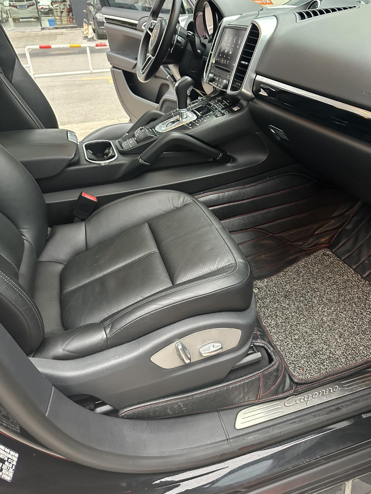 Porsche Cayenne 2016 thumb 10