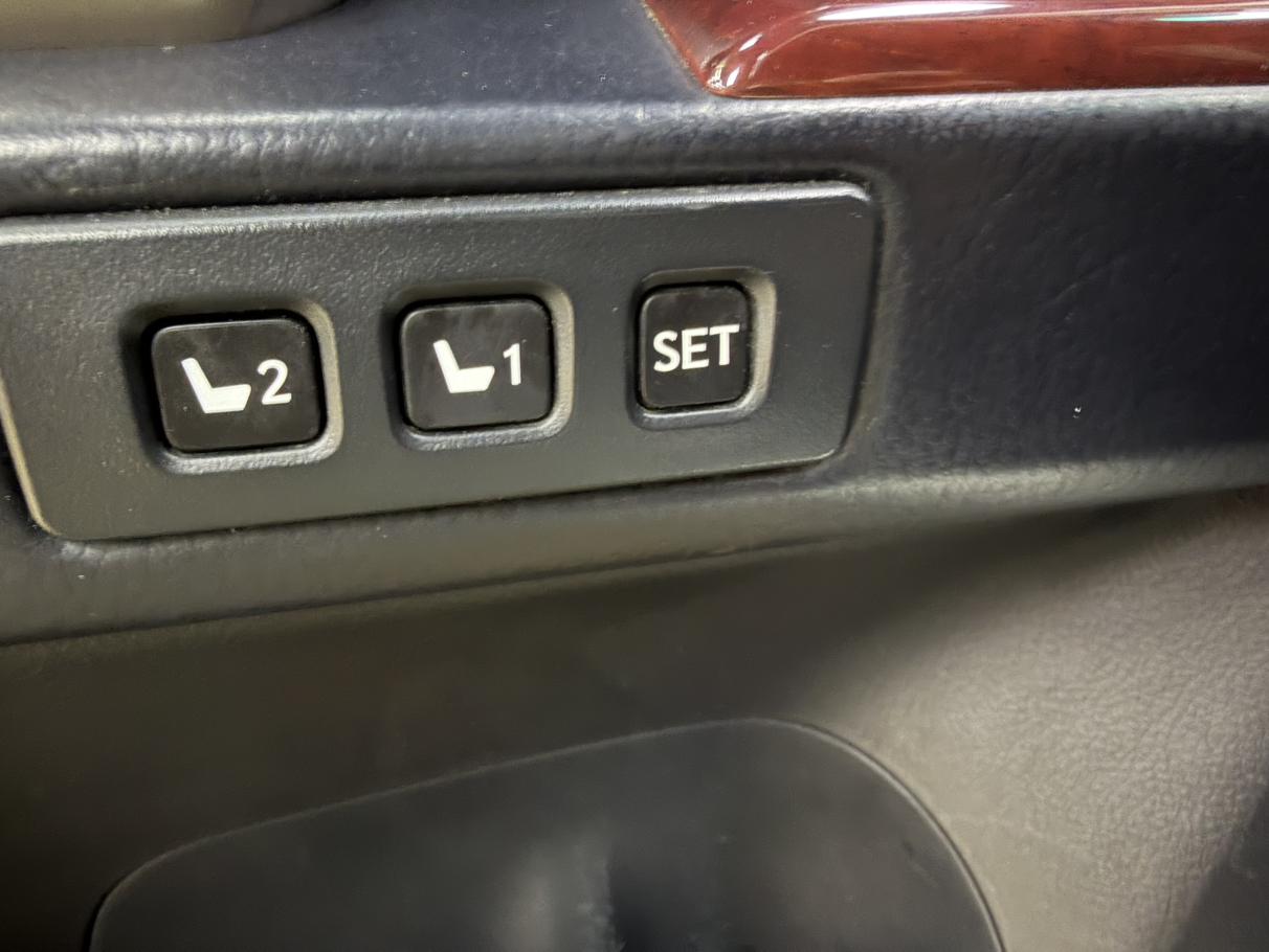 Lexus GX 2010 thumb 10