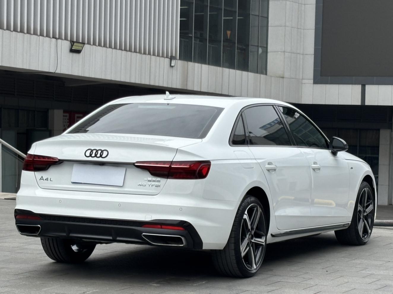 Audi A4 2024 thumb 3