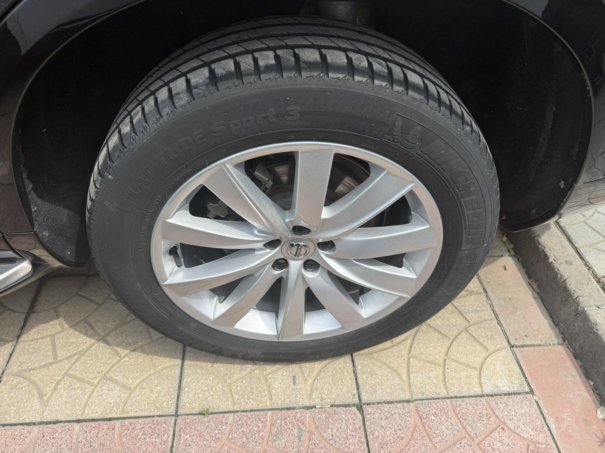 Volvo XC90 2015 thumb 6