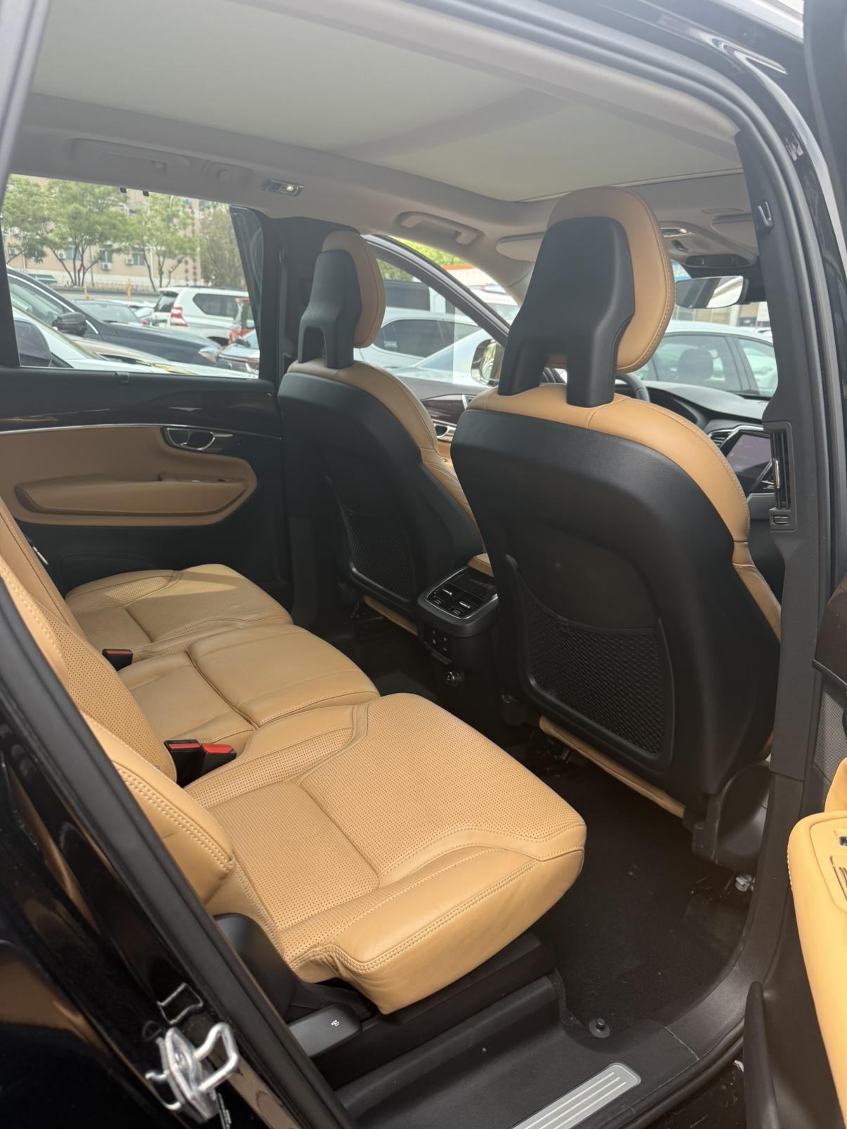 Volvo XC90 2015 thumb 7