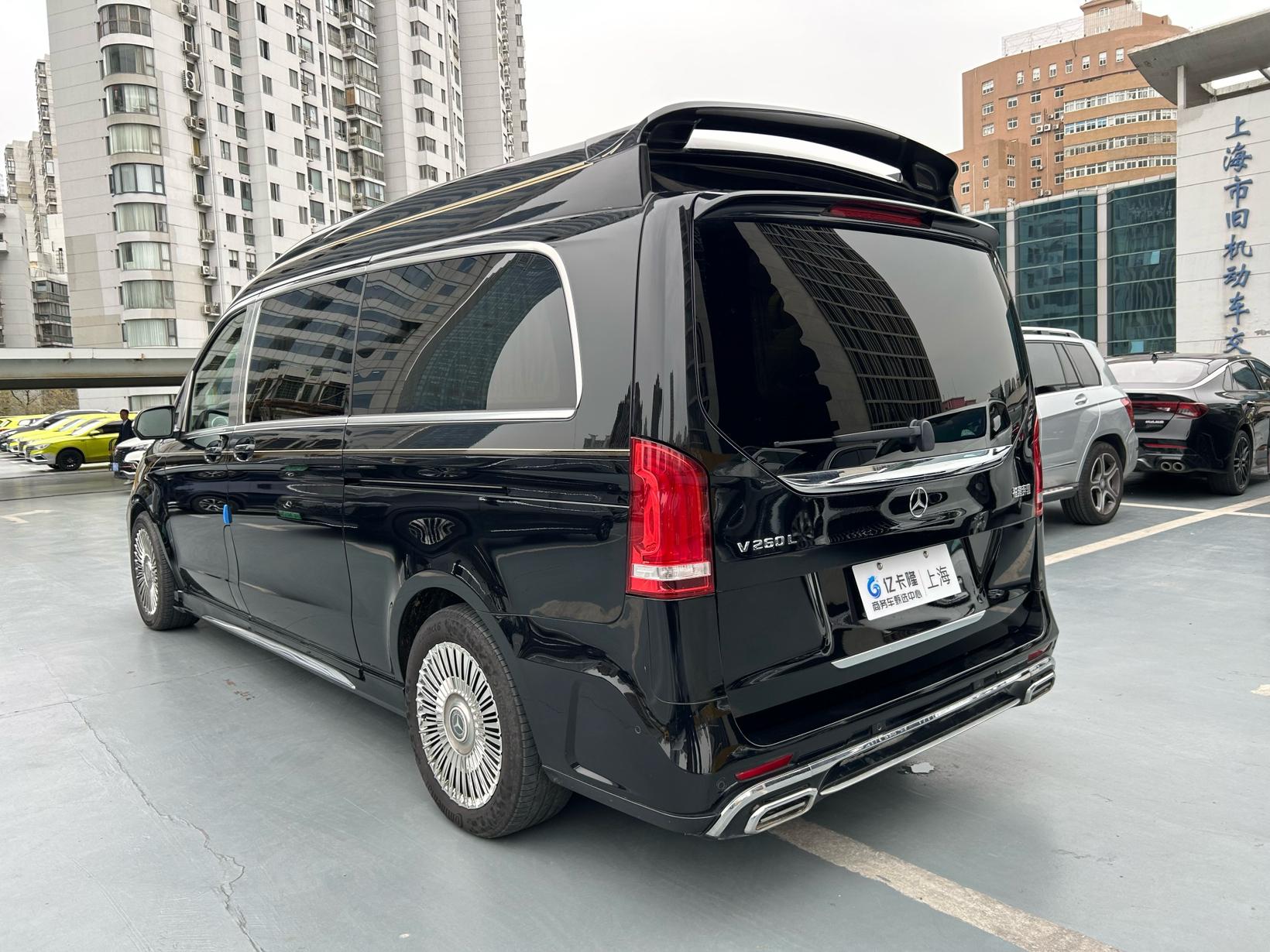 Mercedes-Benz V-Класс 2022 thumb 2