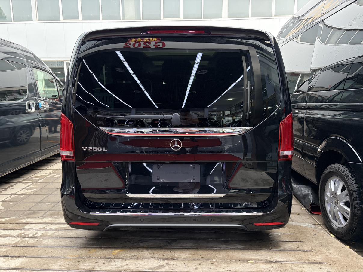 Mercedes-Benz V-Класс 2022 thumb 2