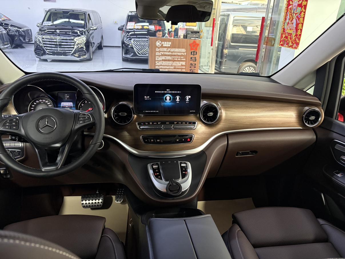 Mercedes-Benz V-Класс 2022 thumb 5