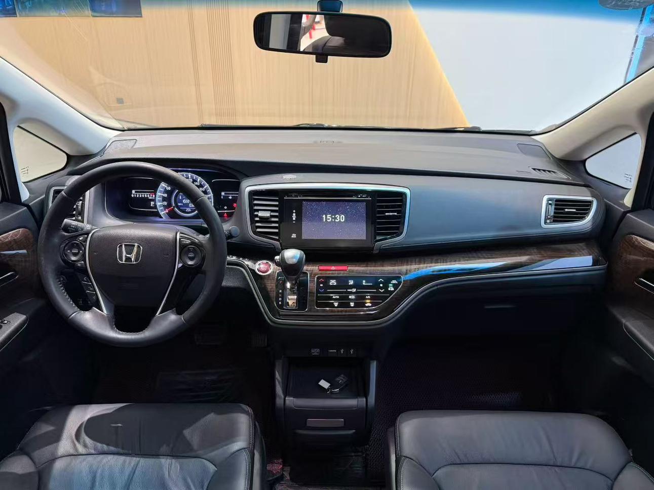 Honda Odyssey 2017 thumb 3