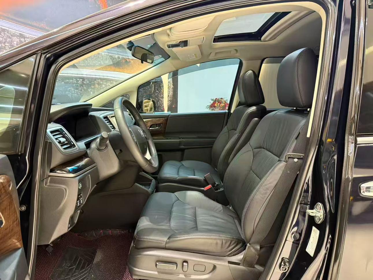 Honda Odyssey 2017 thumb 4