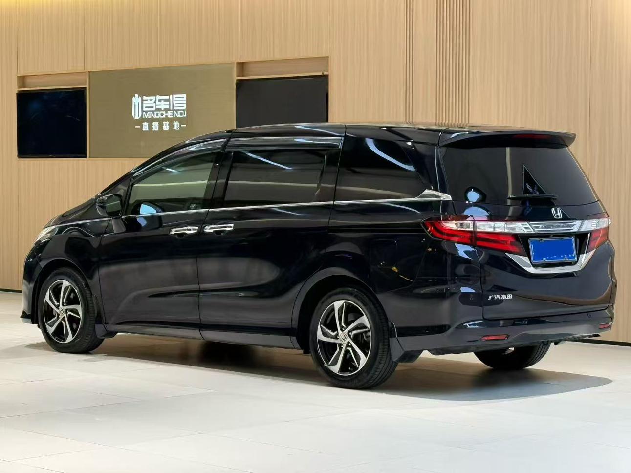 Honda Odyssey 2017 thumb 10