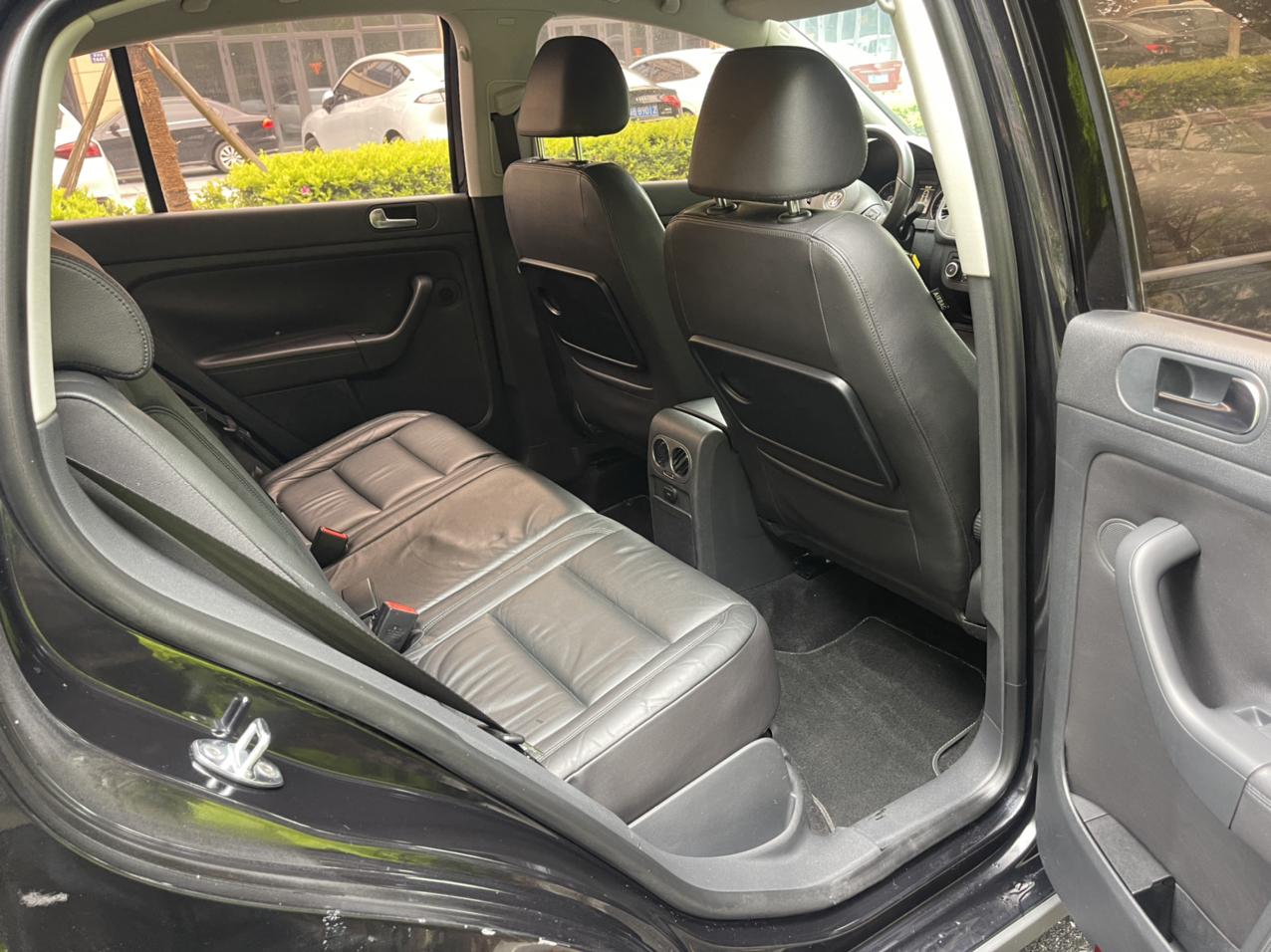 Volkswagen Golf 2011 thumb 11