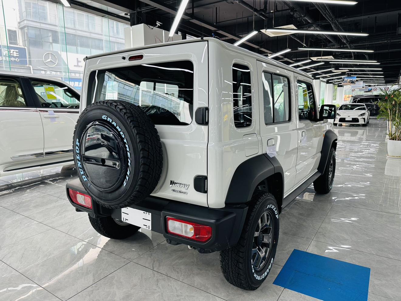Suzuki Ji Mu Ni 2026 thumb 4