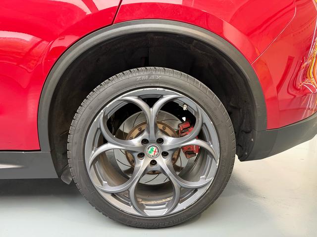 Alfa Romeo Stelvio 2017 thumb 7