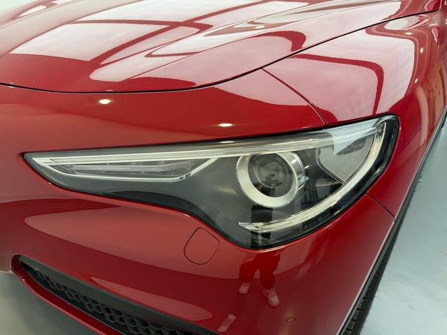 Alfa Romeo Stelvio 2017 thumb 10