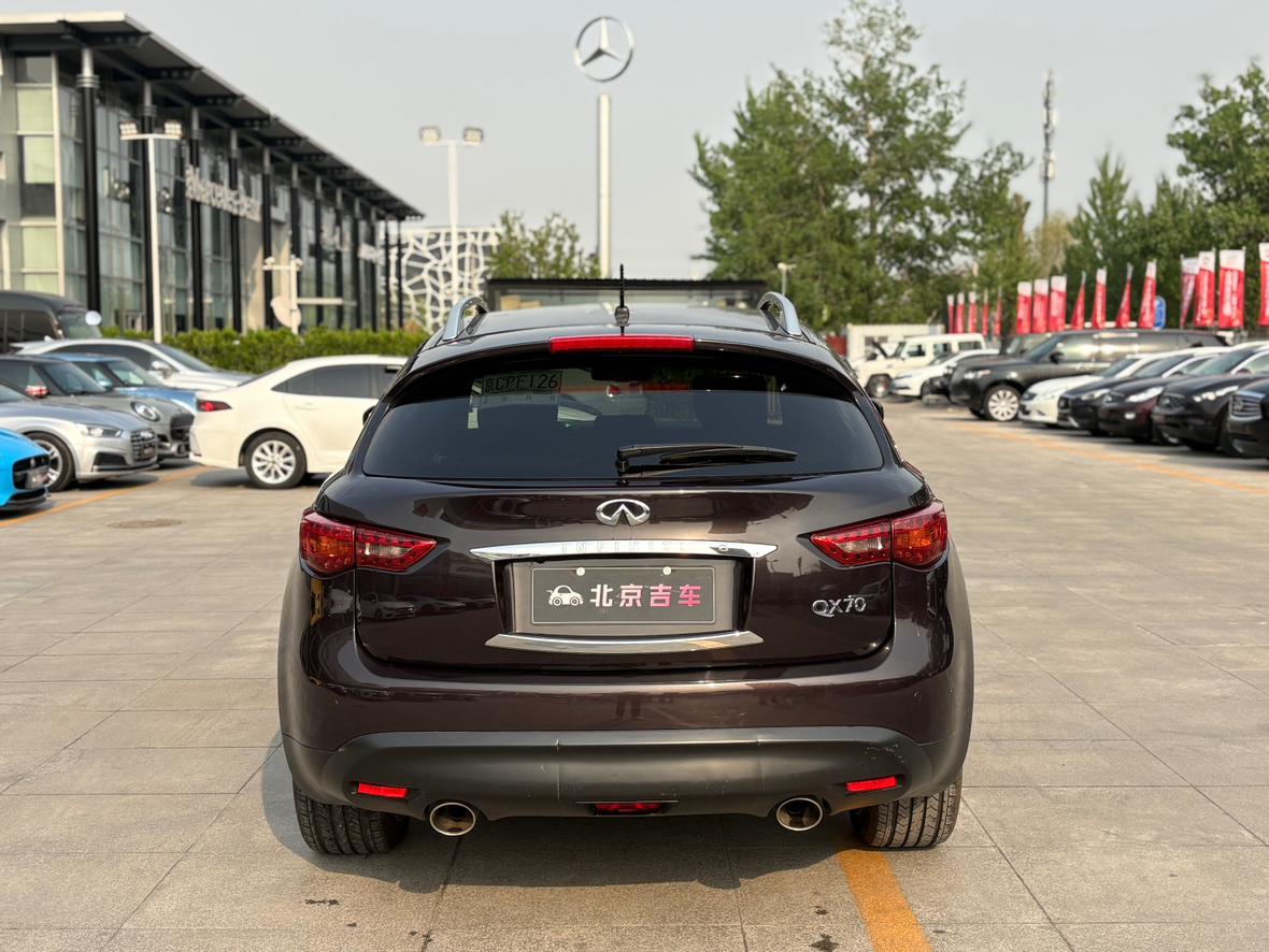 Infiniti QX70 2013 thumb 4