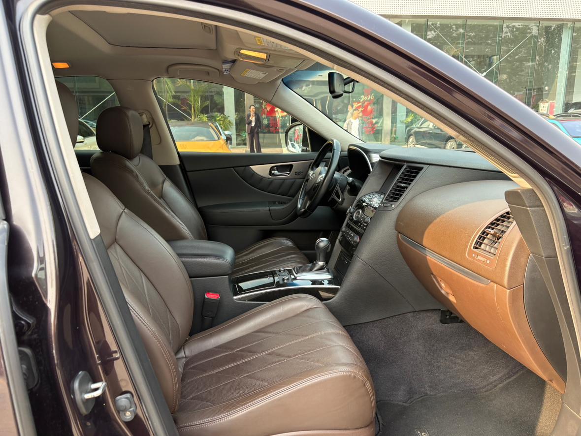 Infiniti QX70 2013 thumb 6