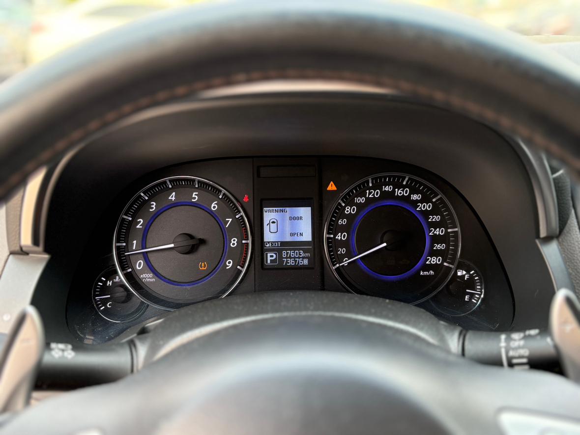 Infiniti QX70 2013 thumb 11