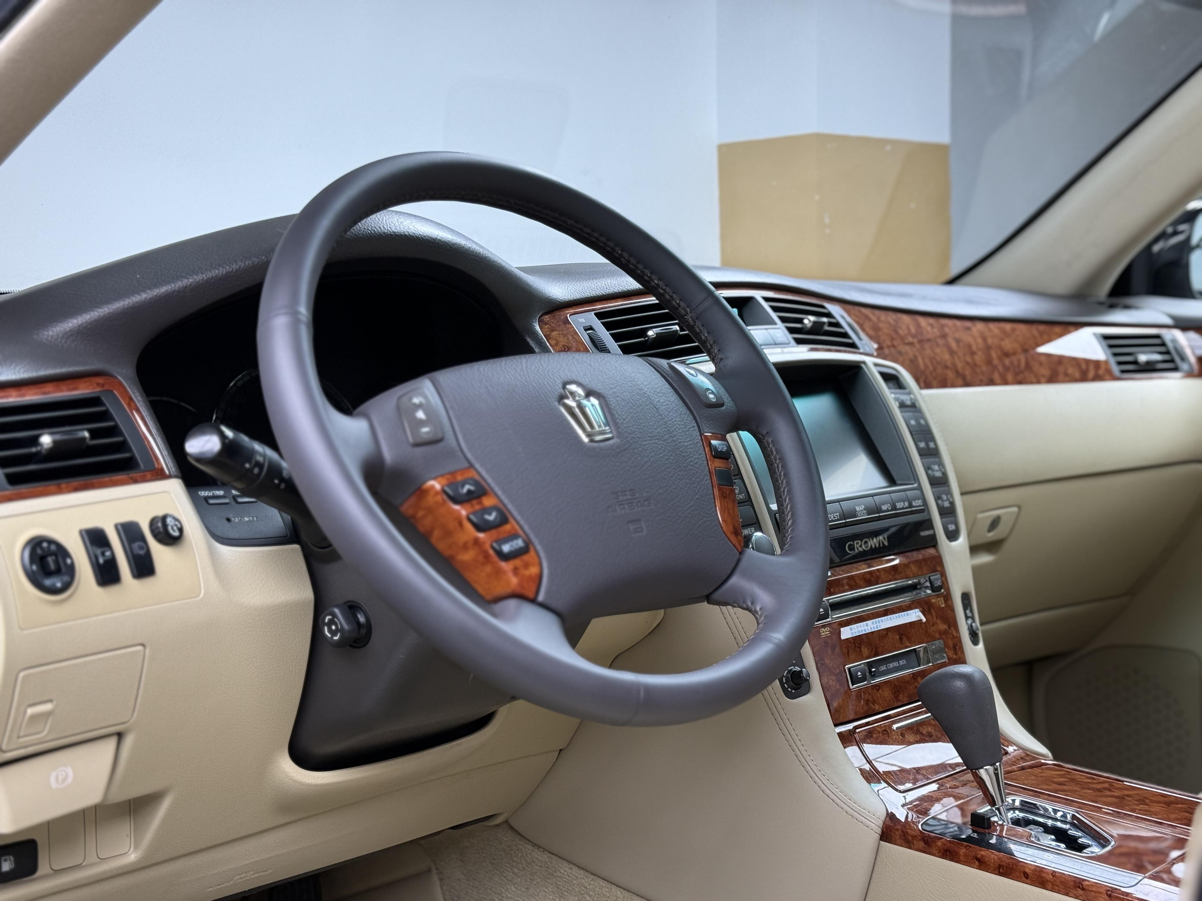 Toyota Crown 2009 thumb 10