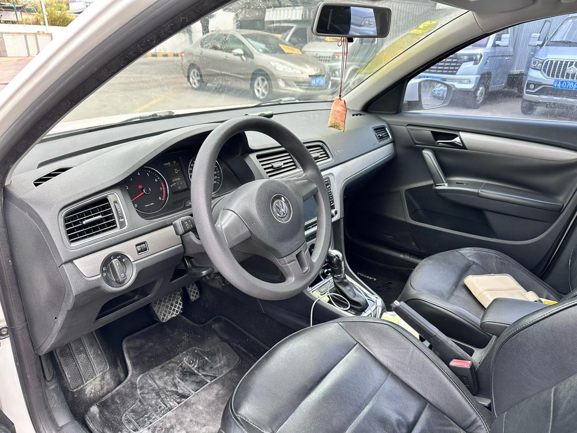 Volkswagen Lavida XR 2014 thumb 6