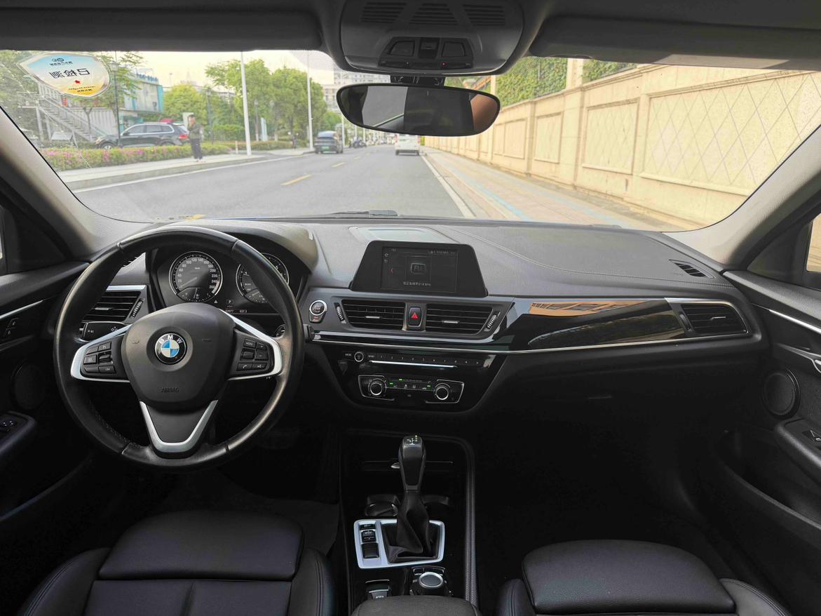 BMW 1 серии 2018 thumb 5
