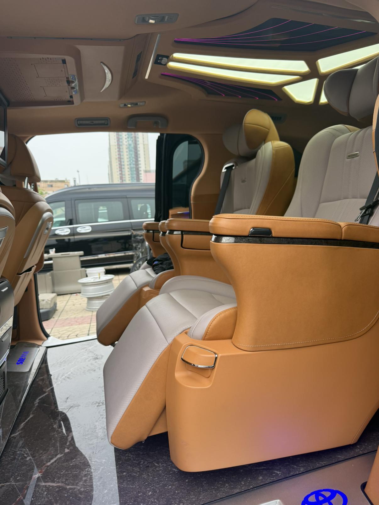 Toyota Sienna 2023 thumb 6