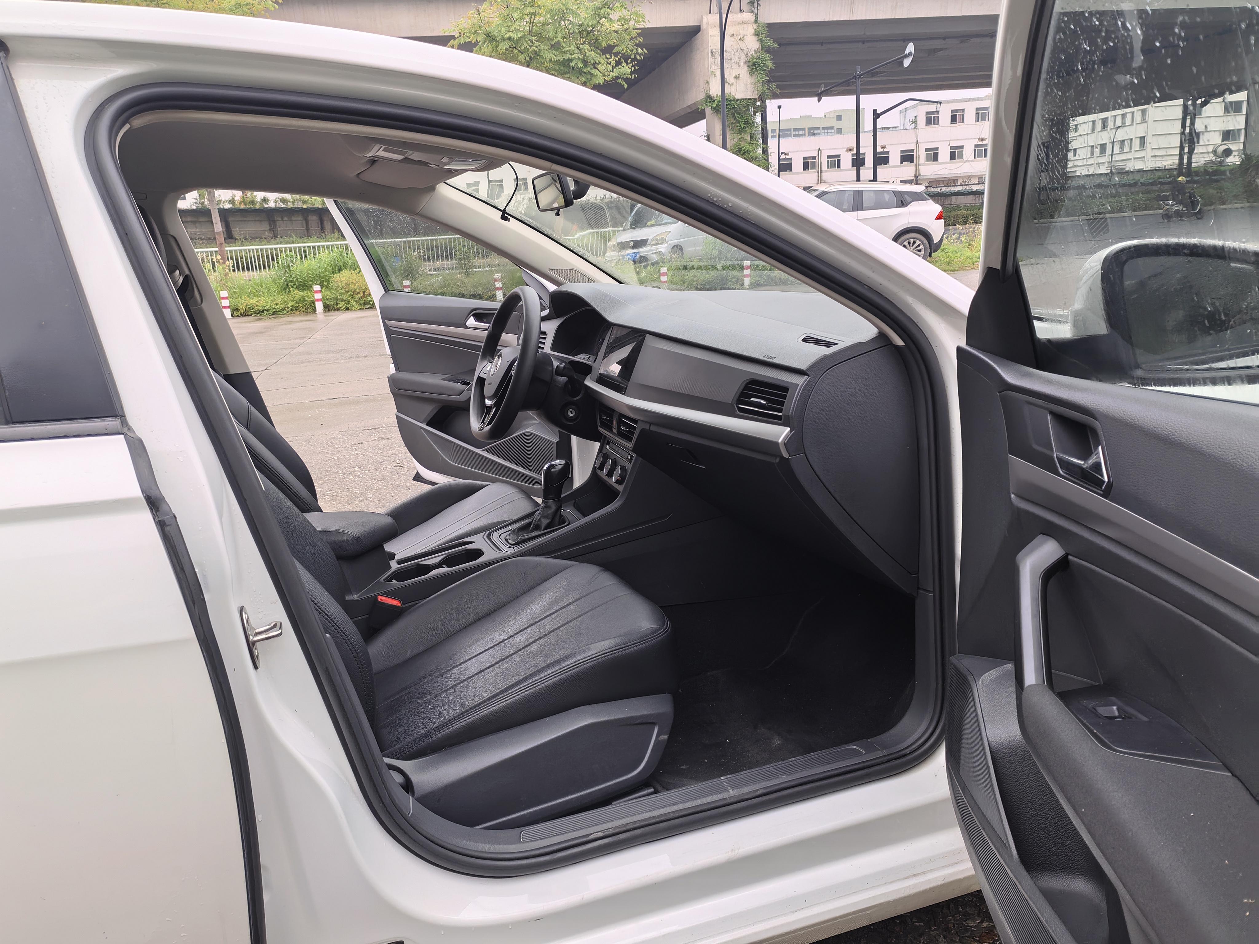 Volkswagen Lavida XR 2021 thumb 6
