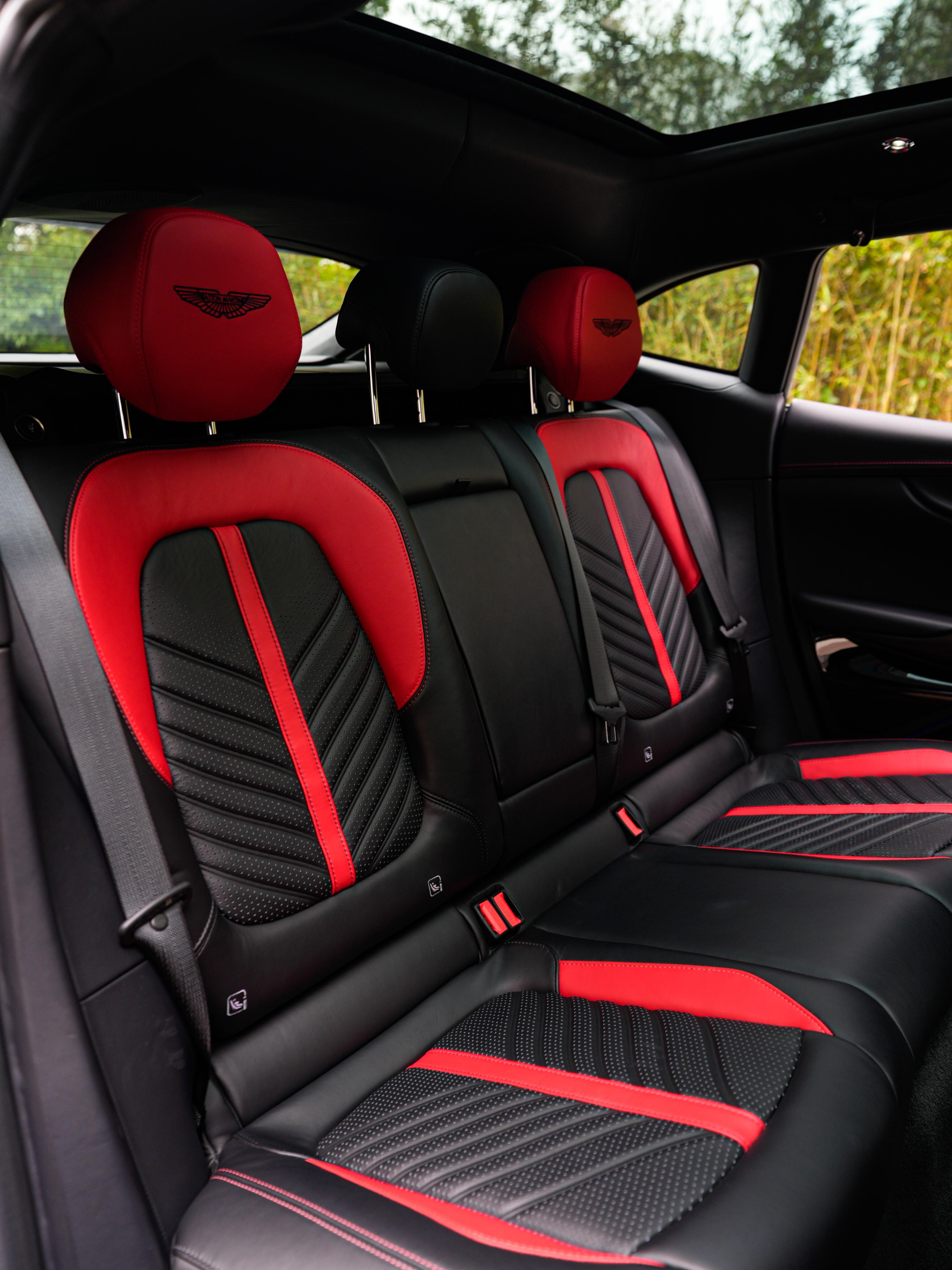Aston Martin DBX 2024 thumb 3