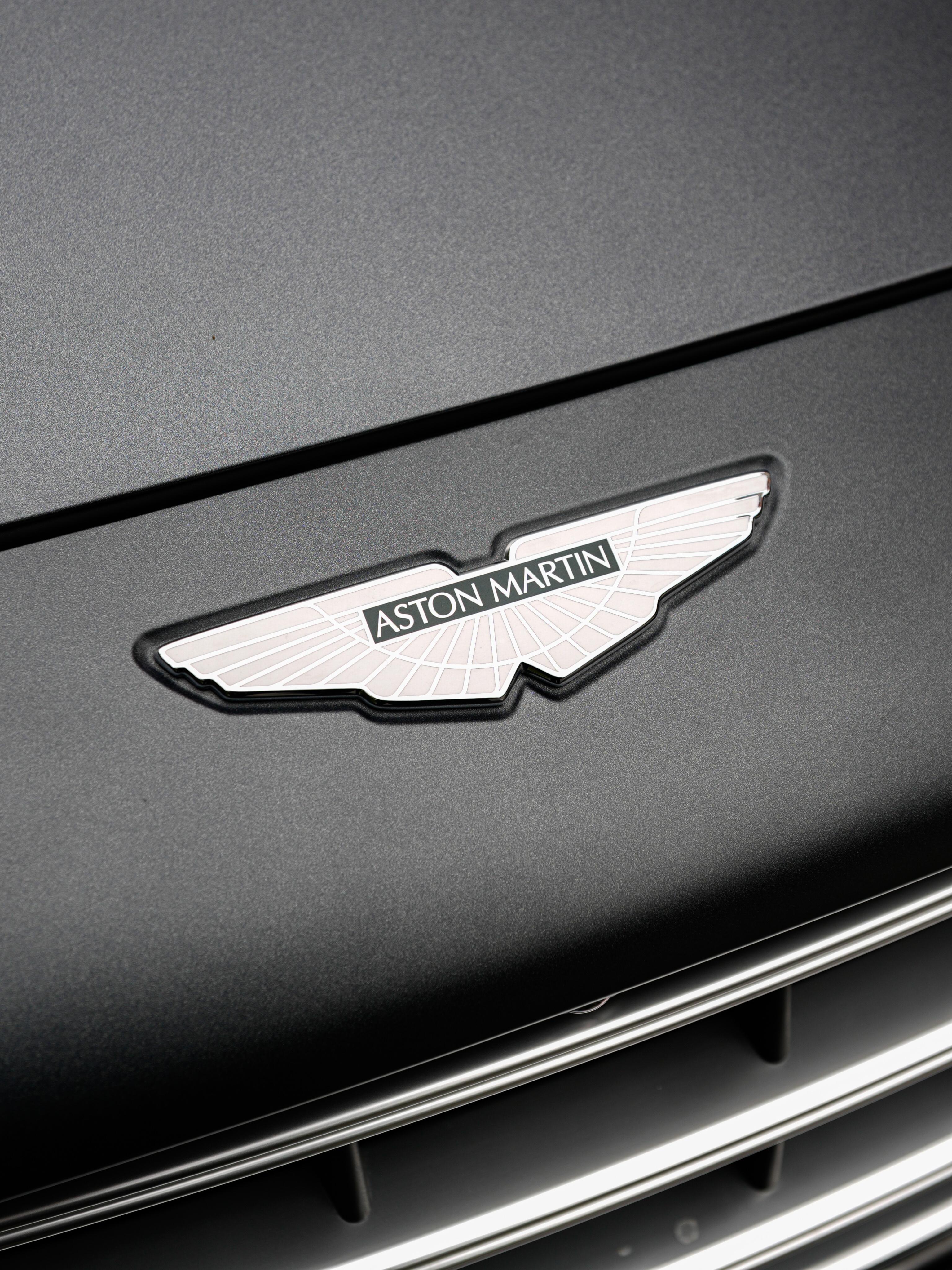 Aston Martin DBX 2024 thumb 7