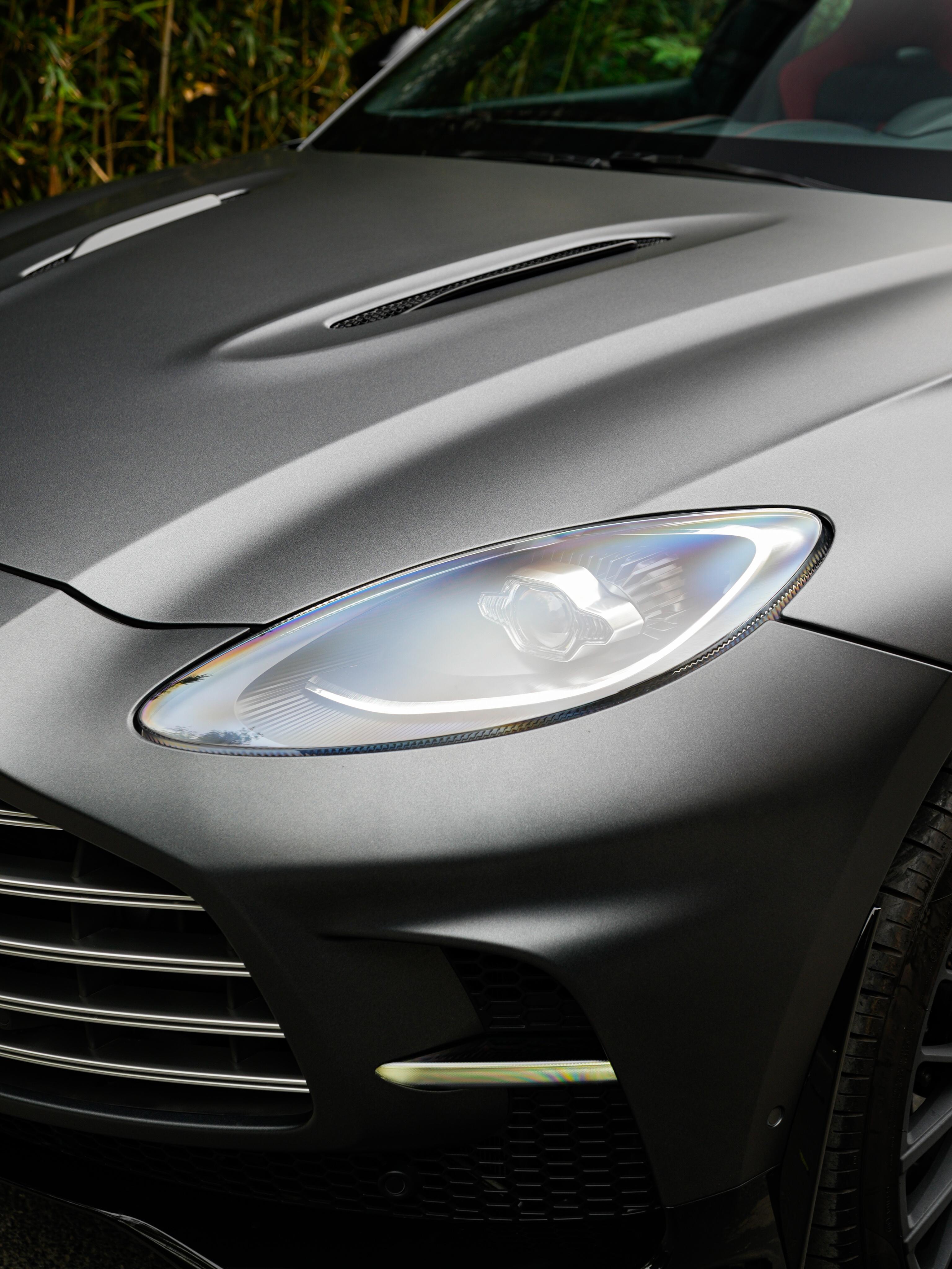 Aston Martin DBX 2024 thumb 8