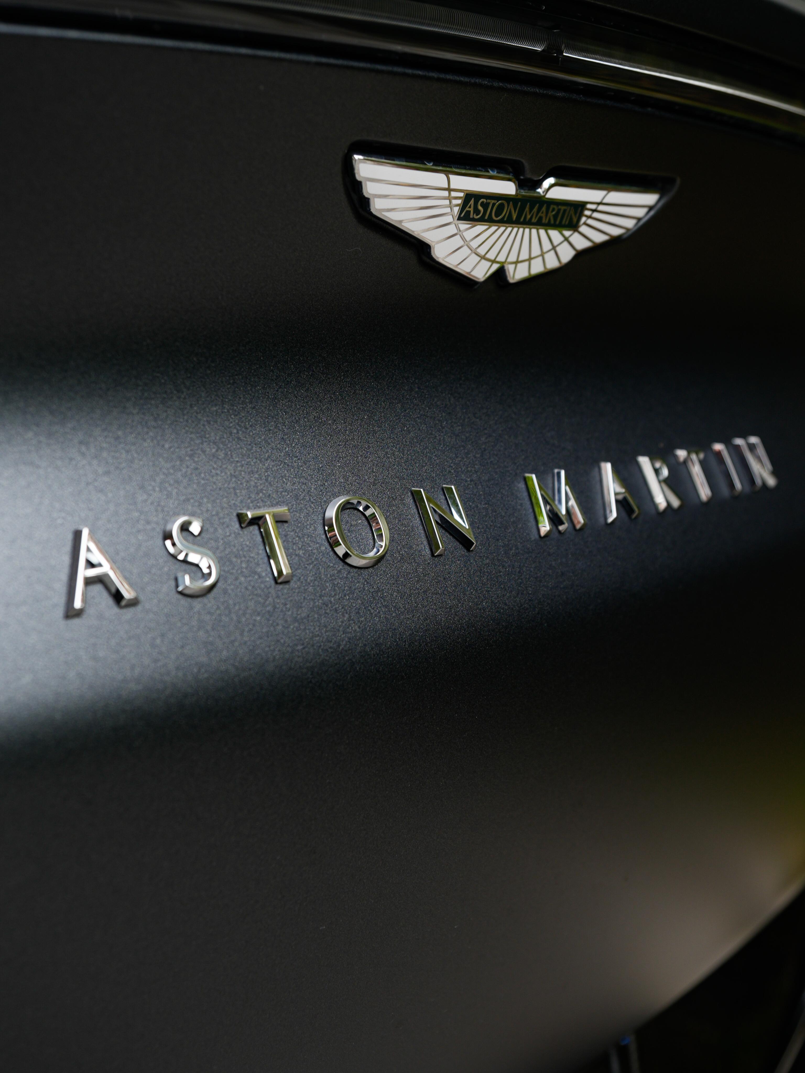 Aston Martin DBX 2024 thumb 10