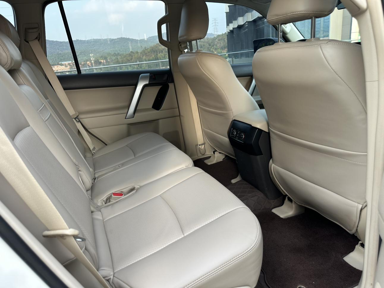 Toyota Land Cruiser Prado 2019 thumb 6