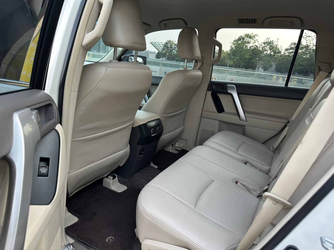 Toyota Land Cruiser Prado 2019 thumb 10