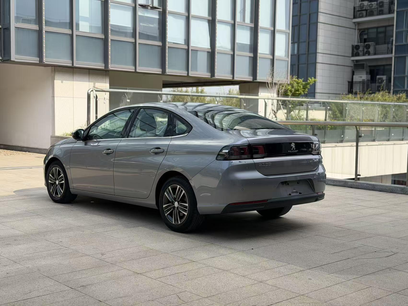 Peugeot 308 2016 thumb 2