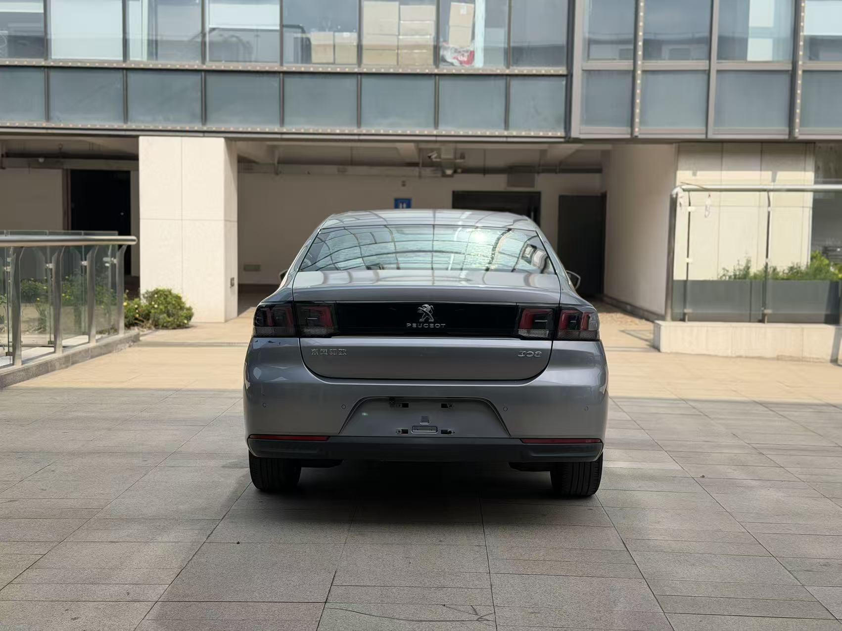 Peugeot 308 2016 thumb 3