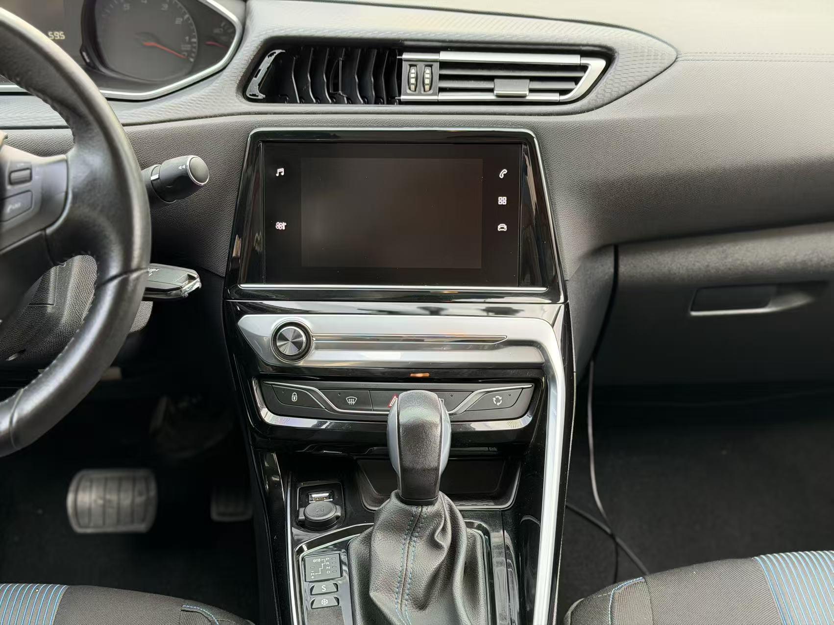 Peugeot 308 2016 thumb 5
