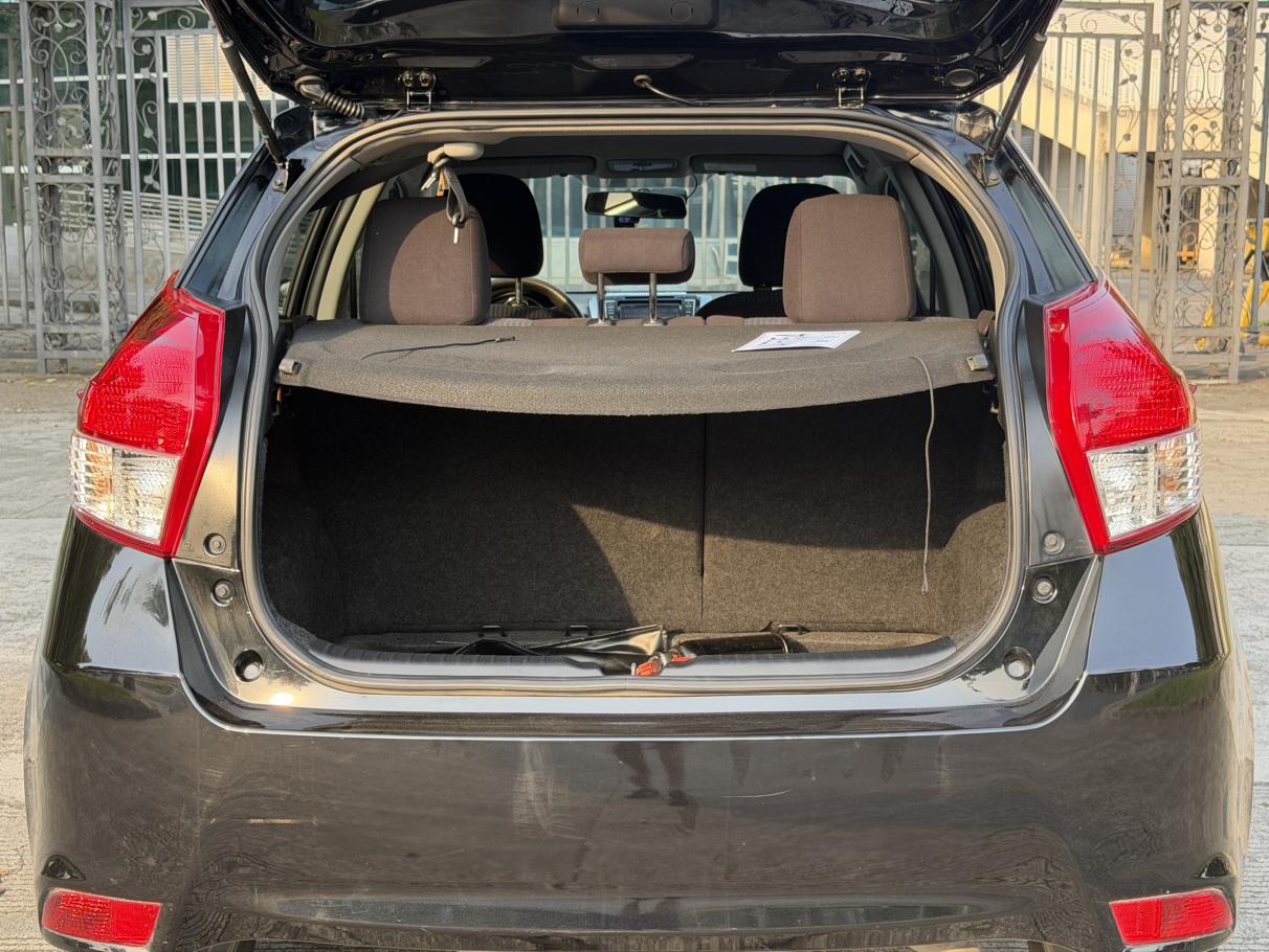 Toyota Yaris 2015 thumb 10