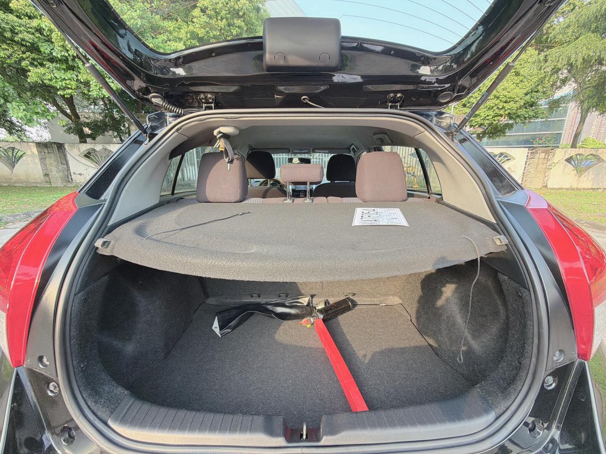 Toyota Yaris 2015 thumb 11