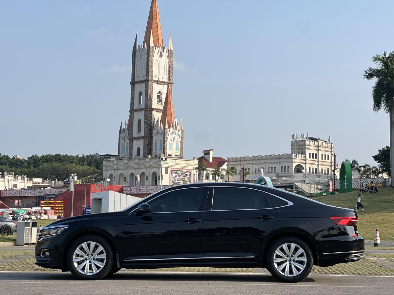 Volkswagen Passat (North America and China) 2019 thumb 2