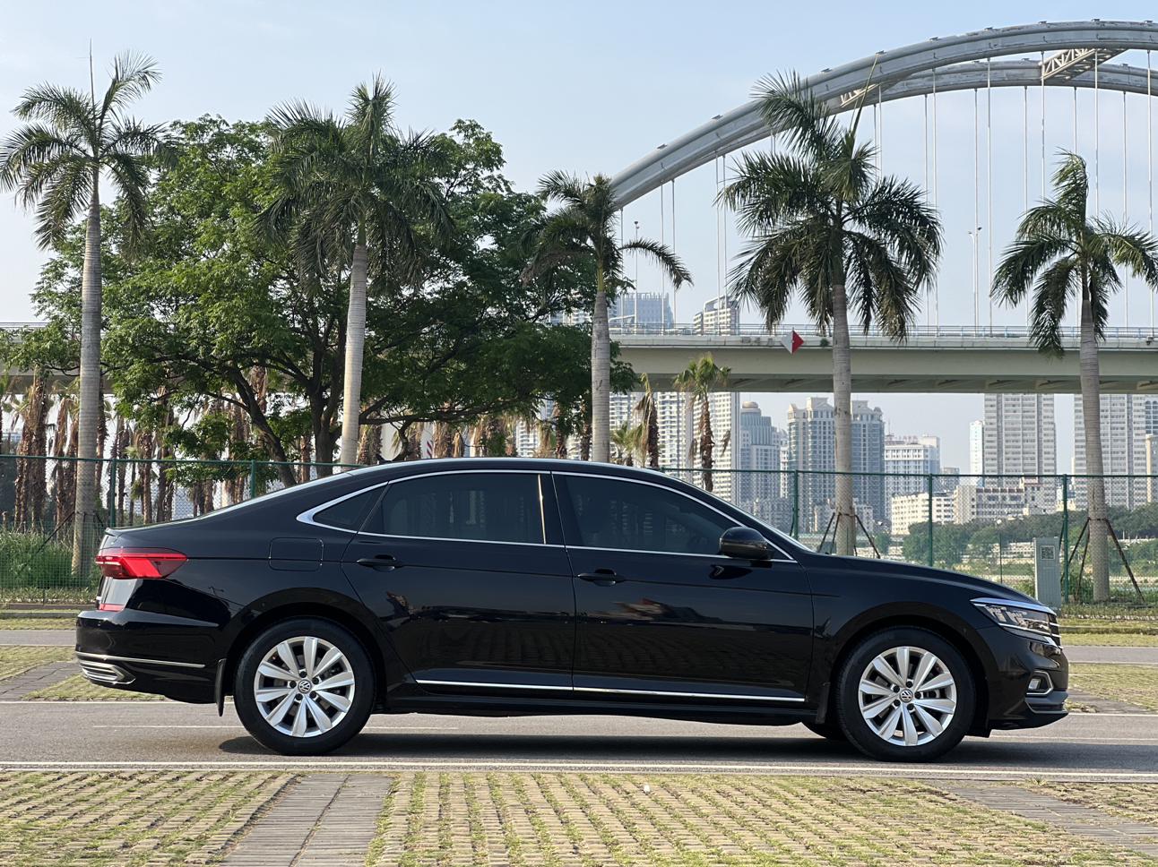 Volkswagen Passat (North America and China) 2019 thumb 5