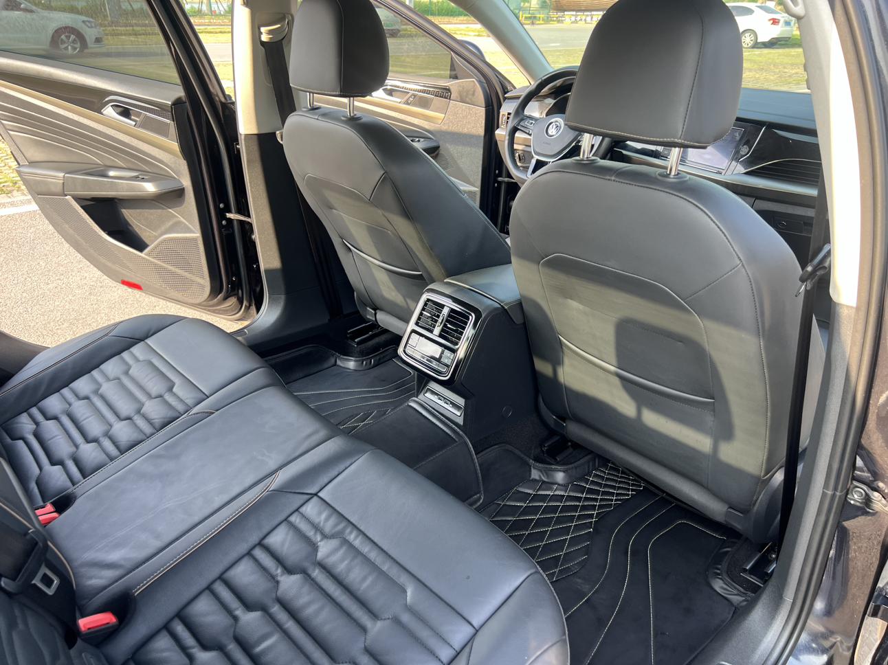 Volkswagen Passat (North America and China) 2019 thumb 7