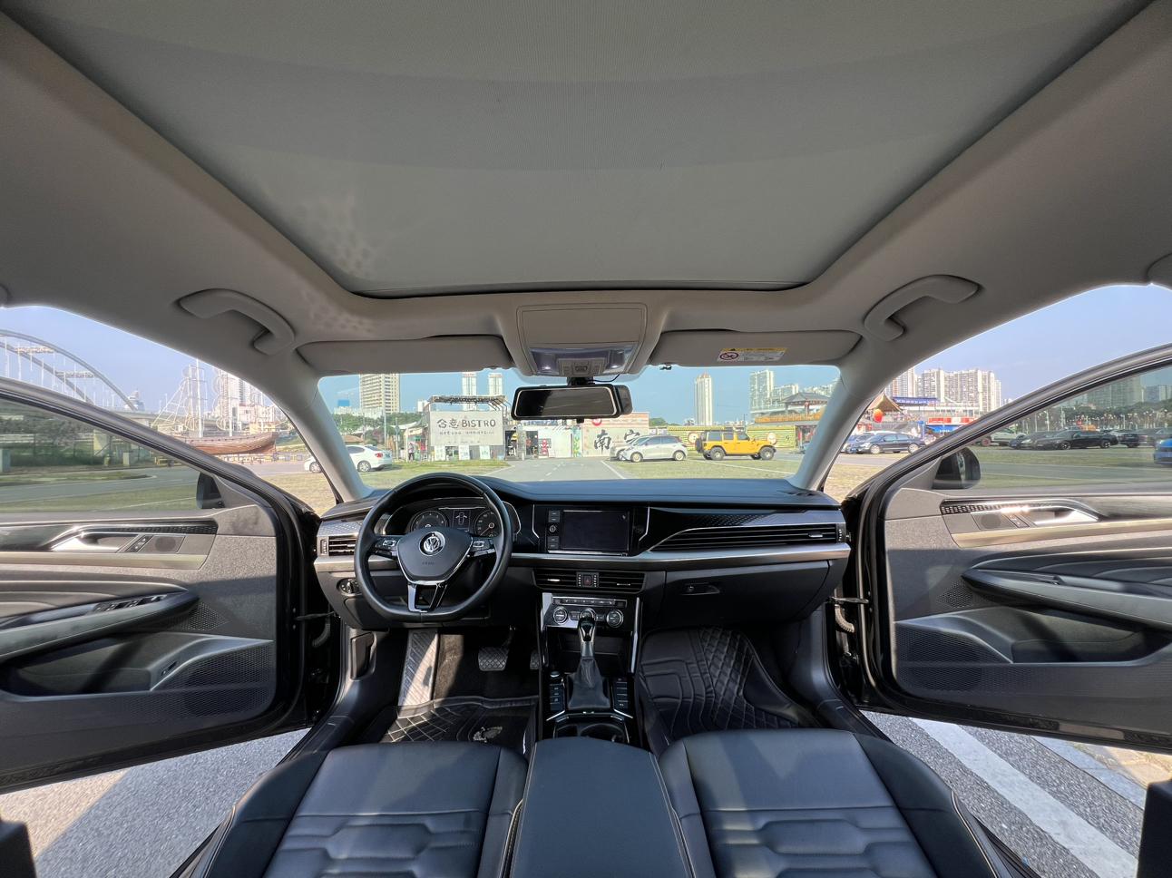 Volkswagen Passat (North America and China) 2019 thumb 9