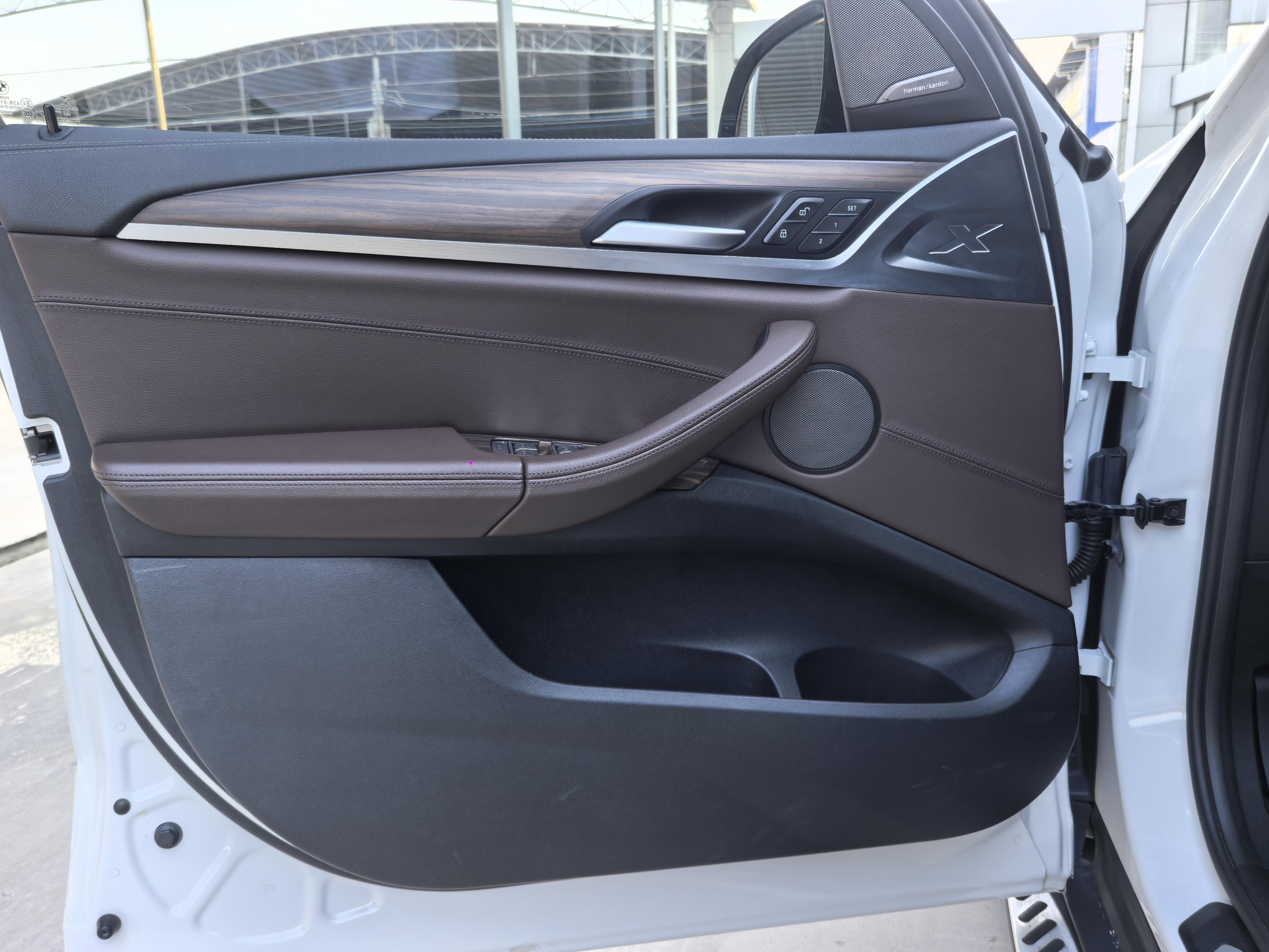 BMW X3 2021 thumb 10