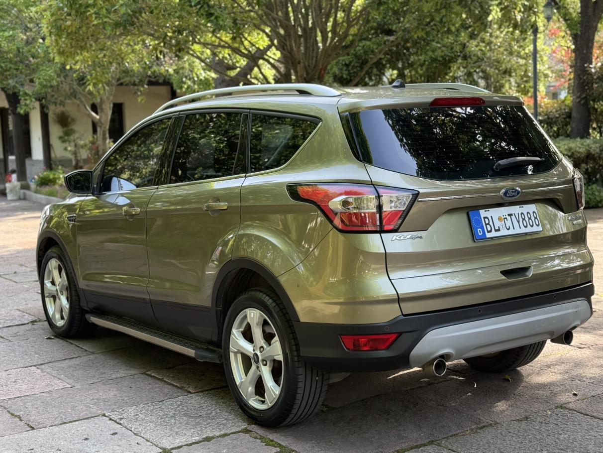 Ford Kuga 2017 thumb 2
