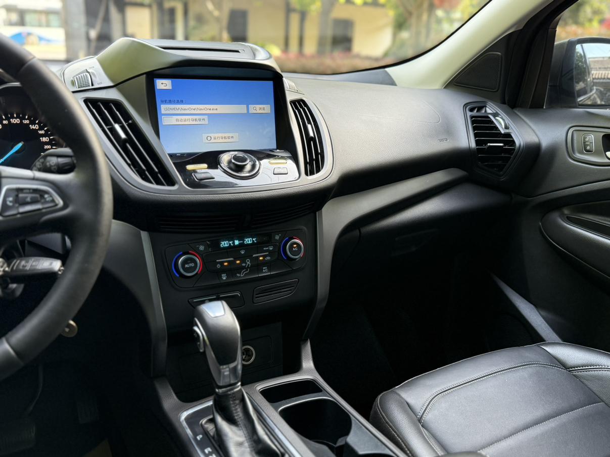 Ford Kuga 2017 thumb 6