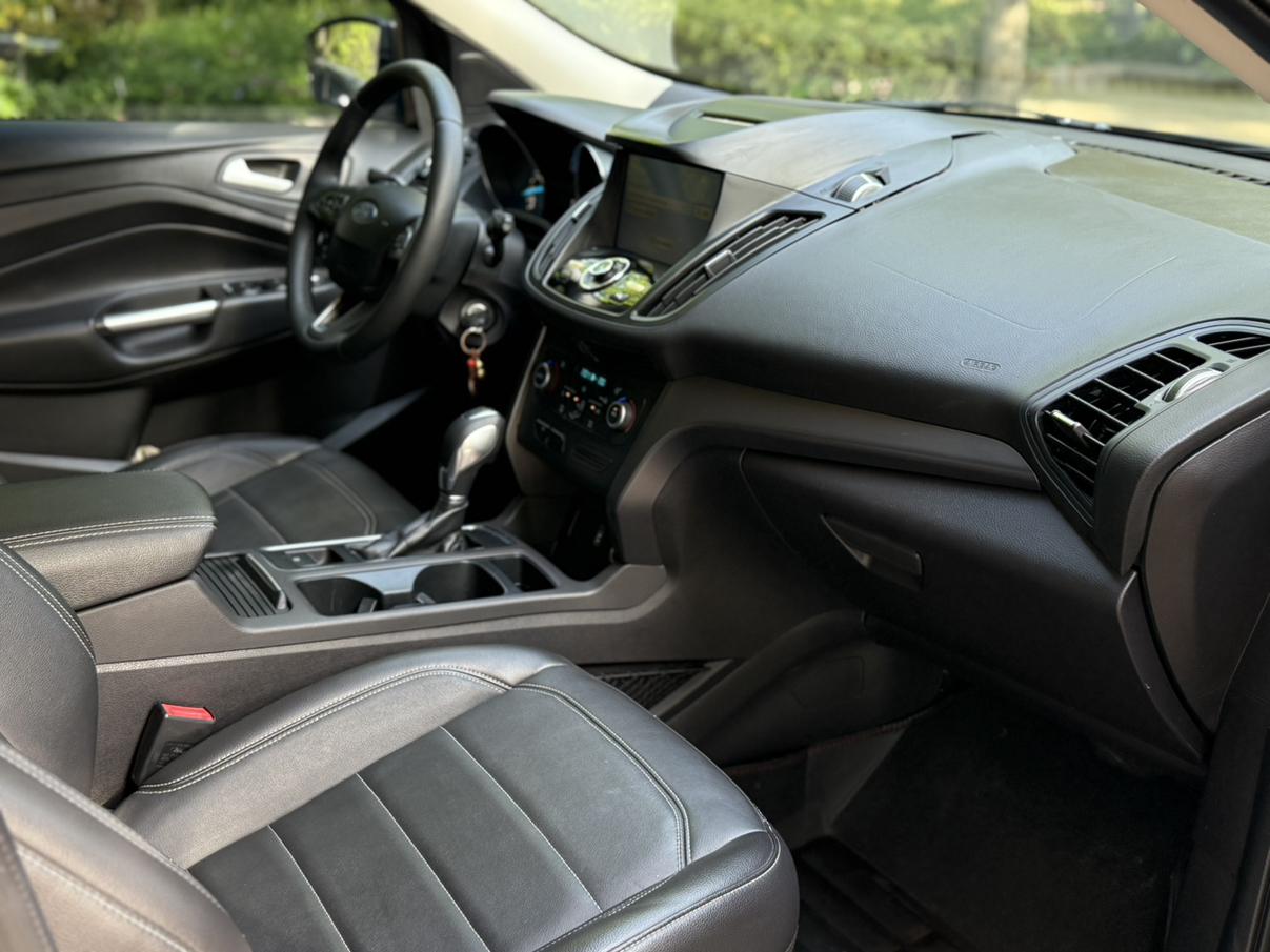 Ford Kuga 2017 thumb 9