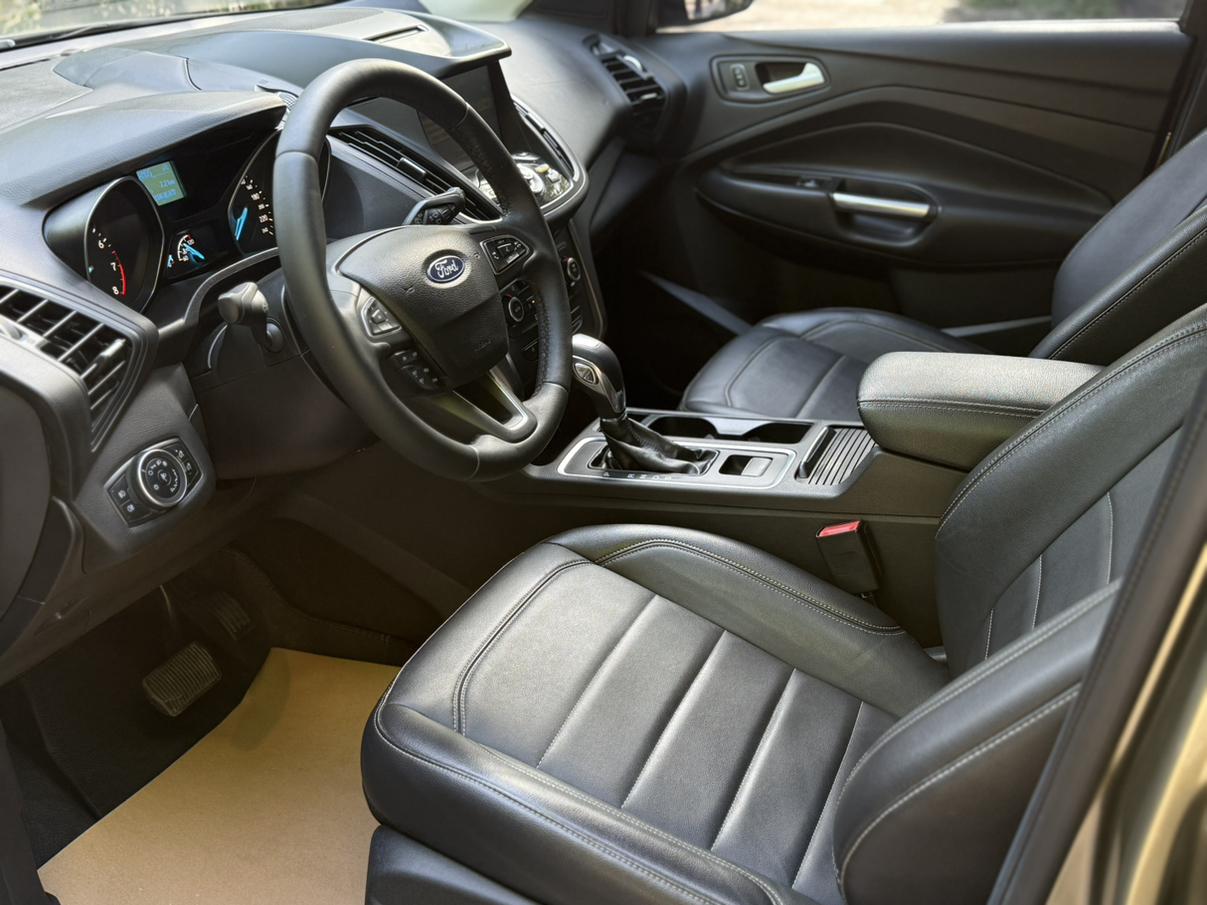 Ford Kuga 2017 thumb 10