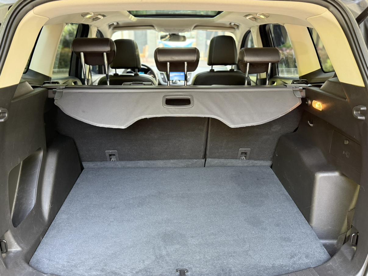 Ford Kuga 2017 thumb 12