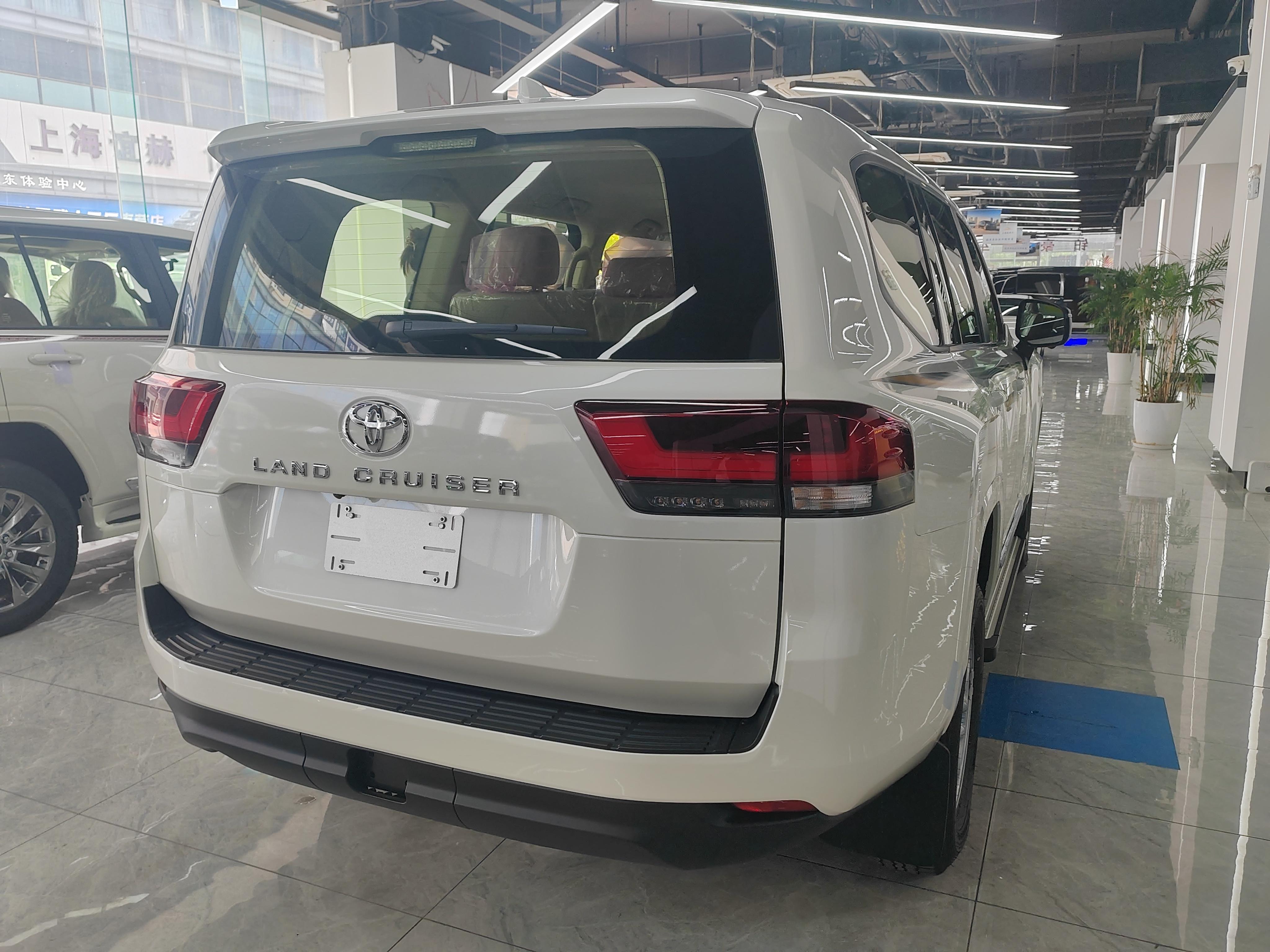 Toyota Land Cruiser 2026 thumb 3