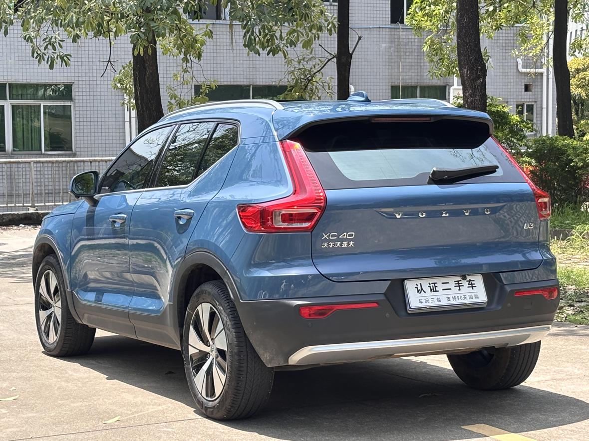 Volvo XC40 2023 thumb 3